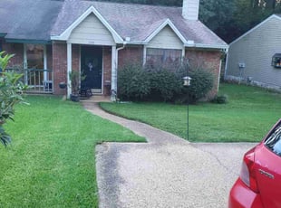 Heather L.'s gardening service service result