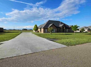 Christine S.'s lawn care services service result