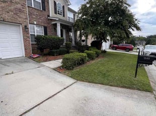 Kayla W.'s lawn care services service result