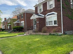 Janelle S.'s lawn care service result