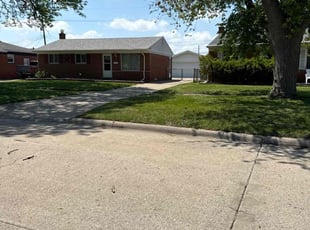 Dwaine M.'s grass maintenance service result