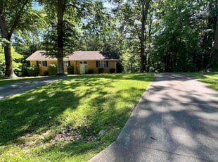 Darlene O.'s grass cutting service result