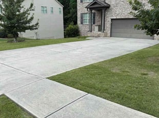 Kristi W.'s lawn service service result