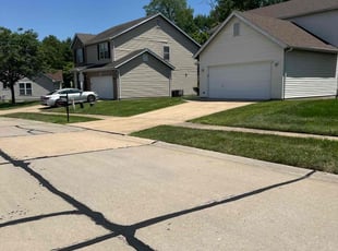 Rachel L.'s grass maintenance service result