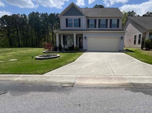 Catie A.'s lawn maintenance service result
