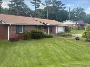 Arthurine W.'s lawn care services service result