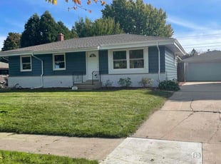 Randi B.'s grass cutting service result