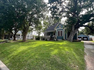 Tara M.'s lawn care service result