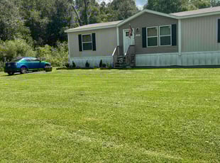 Joerg C.'s lawn maintenance service result