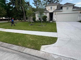 Brenda T.'s lawn care services service result