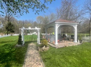 Jeannette S.'s grass maintenance service result