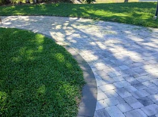 Suvie S.'s lawn care services service result
