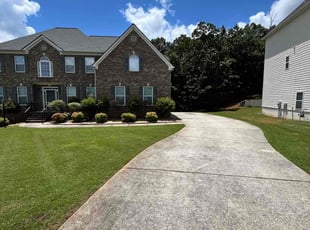 Roberta T.'s lawn care service result