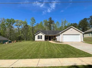 Candas M.'s lawn service service result