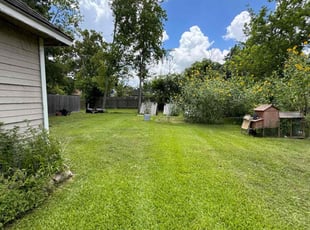 Yu F.'s lawn maintenance service result