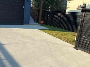 Lola L.'s lawn care service result