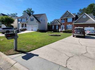 Joy Z.'s grass maintenance service result