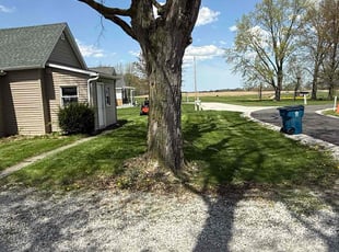 Jennifer R.'s lawn maintenance service result