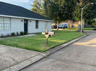 Andrea H.'s lawn maintenance service result