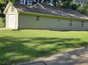 Vickie B.'s lawn maintenance service result