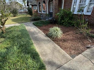 Lydia S.'s Flower Bed Weeding service result