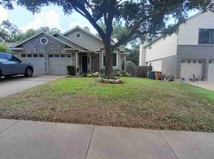 Suzanne S.'s lawn care services service result