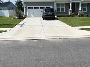 Laura H.'s lawn care service result