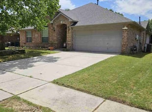 Lee M.'s lawn maintenance service result