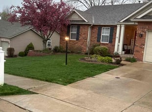Kelly H.'s lawn care services service result