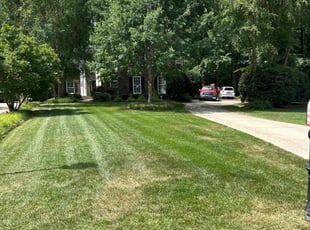 Linda B.'s lawn care services service result