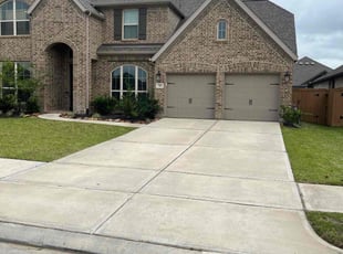 Dawn C.'s lawn care services service result
