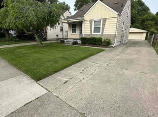 Carol C.'s lawn service service result