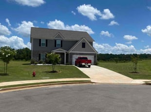 Jackeline R.'s lawn care services service result