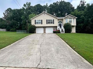 Grayson C.'s lawn care services service result