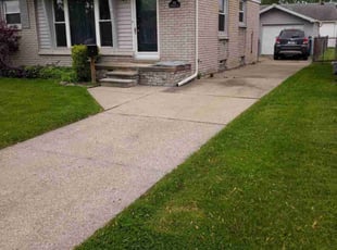 Sharon O.'s grass maintenance service result