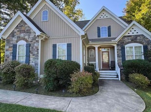 Nicole G.'s grass cutting service result