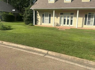 Leona G.'s lawn care services service result