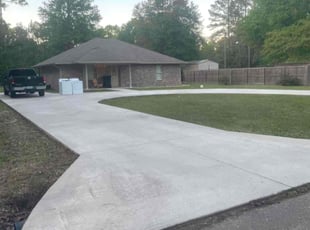 Alicia W.'s lawn care service result