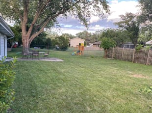 Lynne H.'s lawn care services service result
