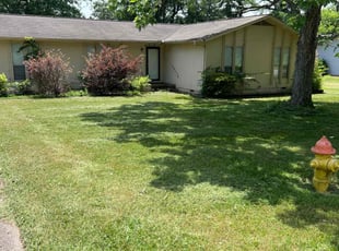 Linda H.'s lawn maintenance service result