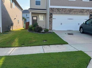 Gloria B.'s lawn service service result