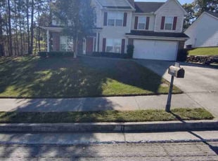 Elizabeth B.'s grass maintenance service result
