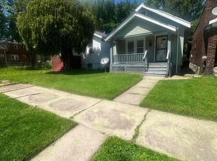 Melania D.'s lawn care services service result