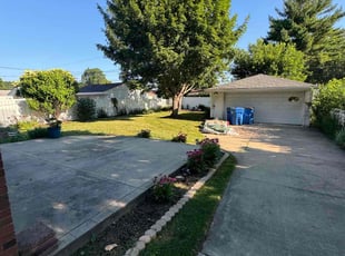 Robin B.'s lawn care services service result
