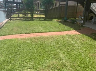 Debbie L.'s lawn care services service result