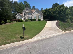 Eva H.'s lawn maintenance service result