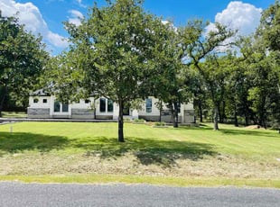 Paula L.'s lawn maintenance service result