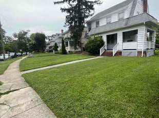 Nicole D.'s lawn service service result