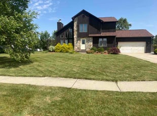 Jennifer B.'s lawn care services service result