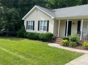 Eloise M.'s lawn maintenance service result